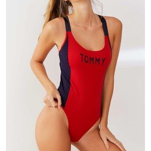 Tommy bodysuit